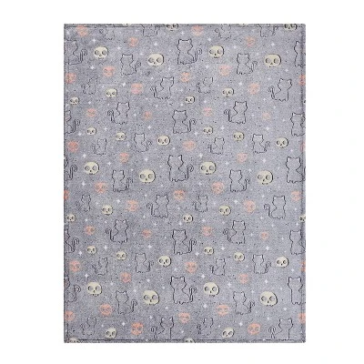 50"x70" Oversized Glow In The Dark Skelly Cats Plush Halloween Throw Blanket - VCNY Home 4 50"x70" Oversized Glow In The Dark Skelly Cats Plush Halloween Throw Blanket - VCNY Home - Image 2